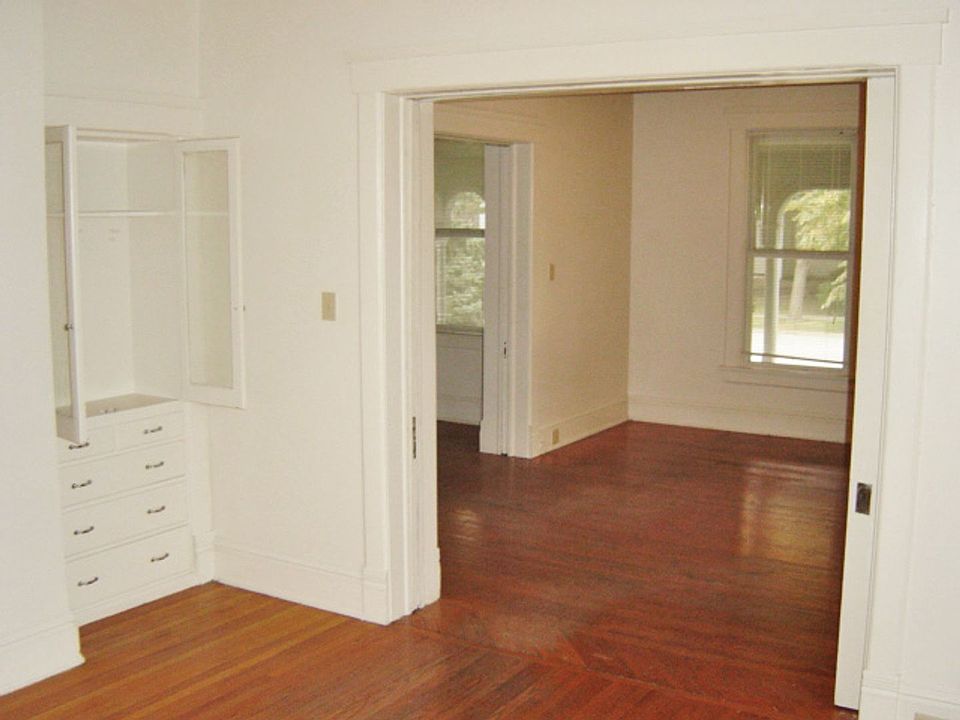 2nd image of 315 S State St #1