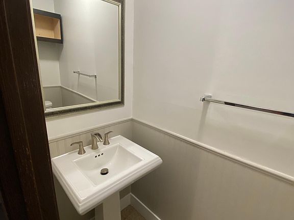 3rd image of 802 Welt St #A