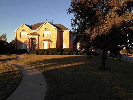 1st image of 727 Bonnie Ct