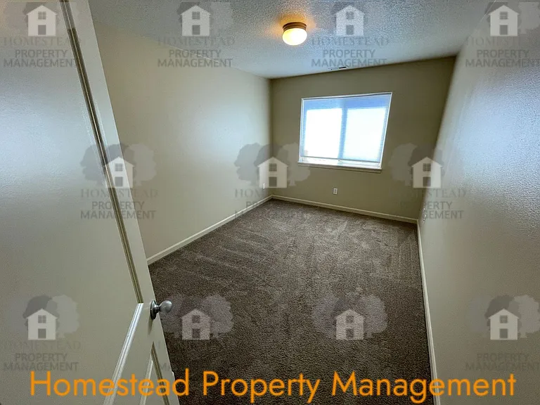 400-468 S Catron St — Photo 16