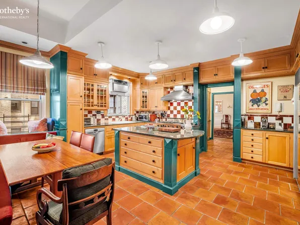 1220 Park Avenue image 7 of 13