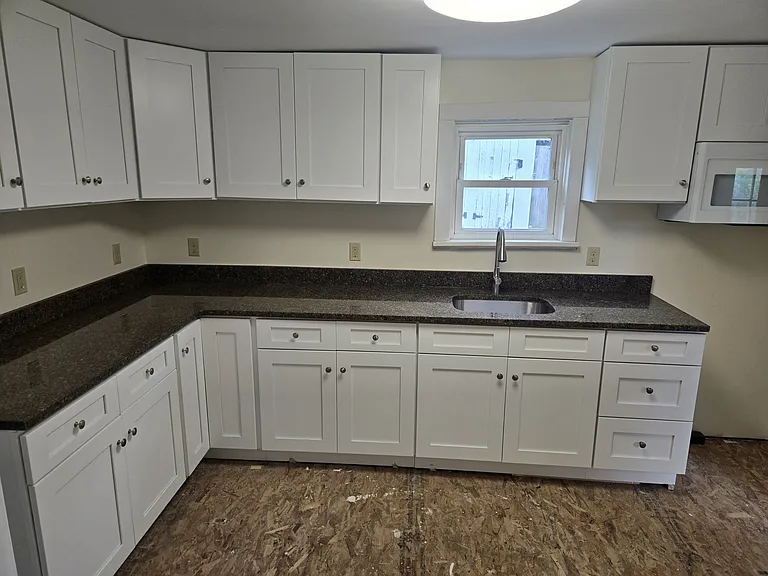 19 E Chestnut St — Photo 3