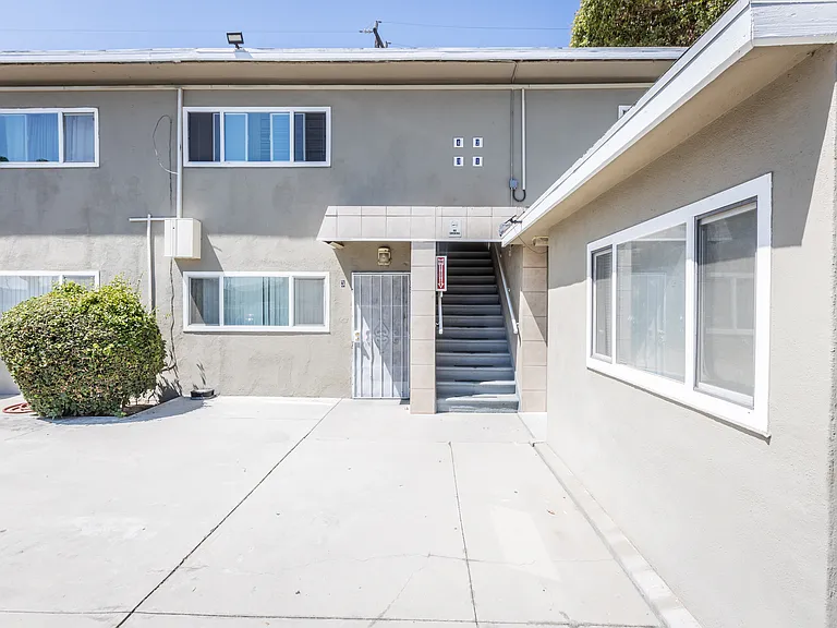 15741 Blaine Ave — Photo 17