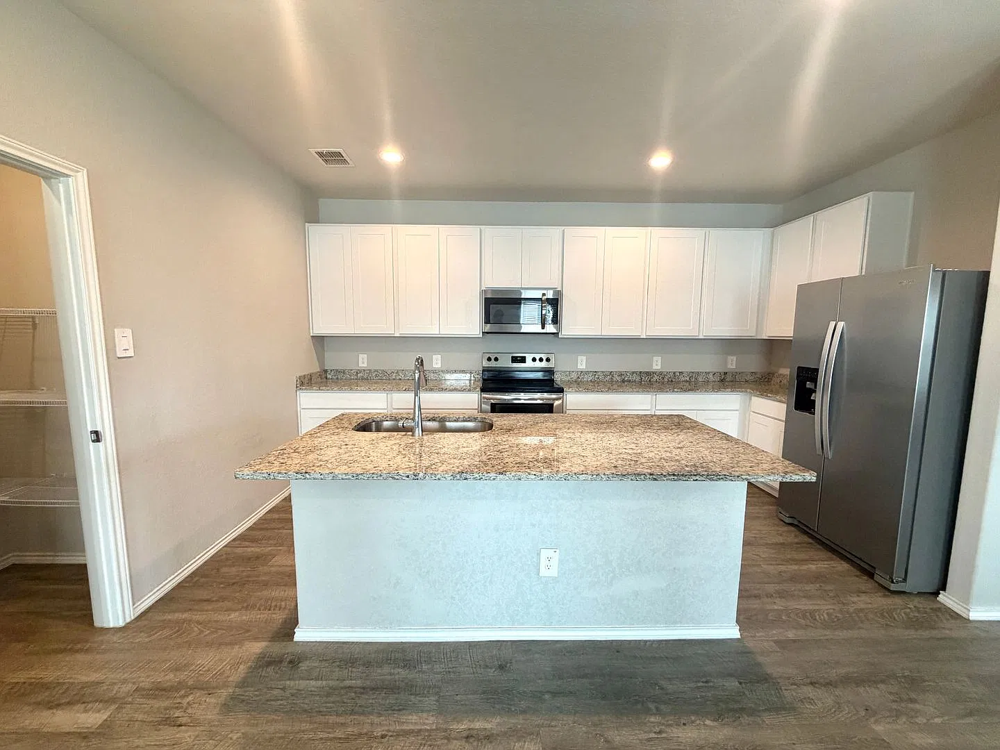 3BD 2BA in Converse — Photo 4