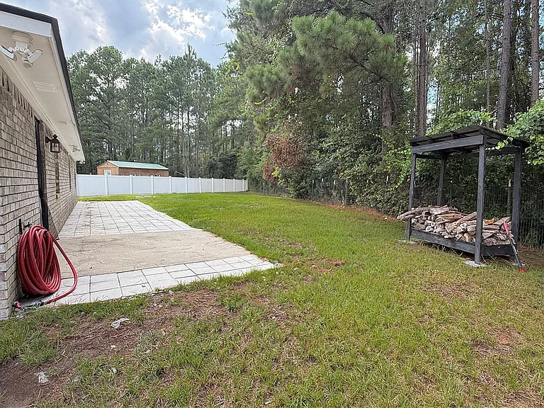 337 NE Sheila Dr — Photo 30