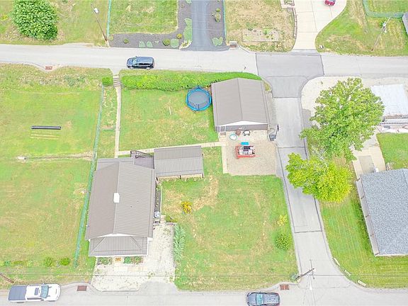 4th image of 6 Antil Ave