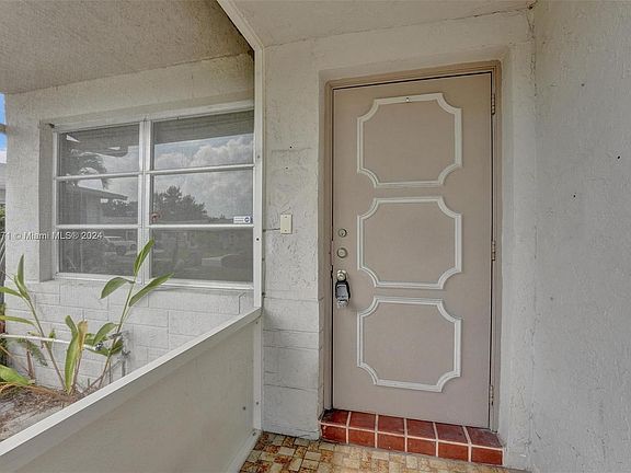2nd image of 3319 Americo Dr