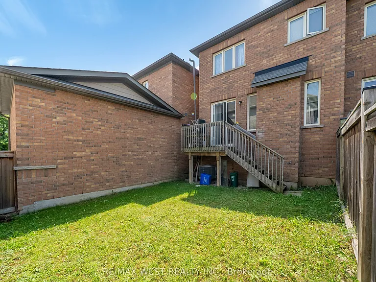 35 Sky Harbour Dr — Photo 33