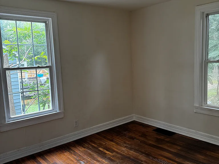 1611 Gray Ave — Photo 9