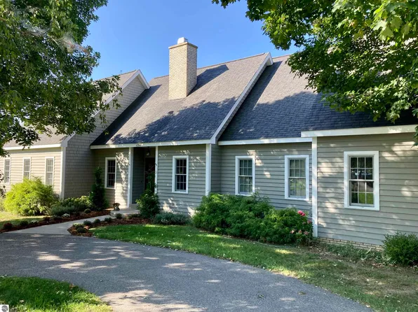 11255 S Jonathan Ct, Empire, MI 49630