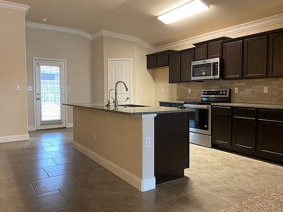3rd image of 6903 Leatherwood Dr