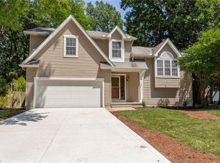 561 Guilford Rd, Vermilion, OH 44089