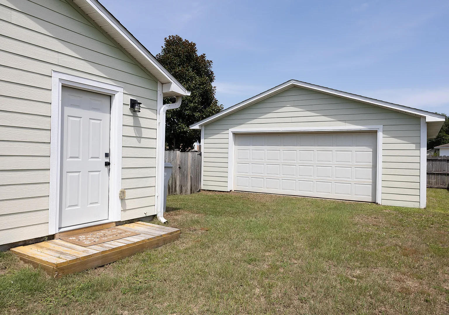 3 bed, 1364 sqft, $2,600 — Photo 3