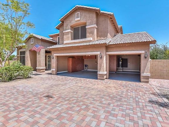 Front View-3-Car Garage (1)