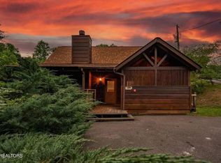 1612 Tirres Hl, Sevierville, TN 37862