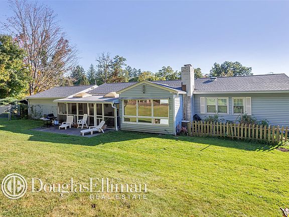 2nd image of 11 Collier Dr