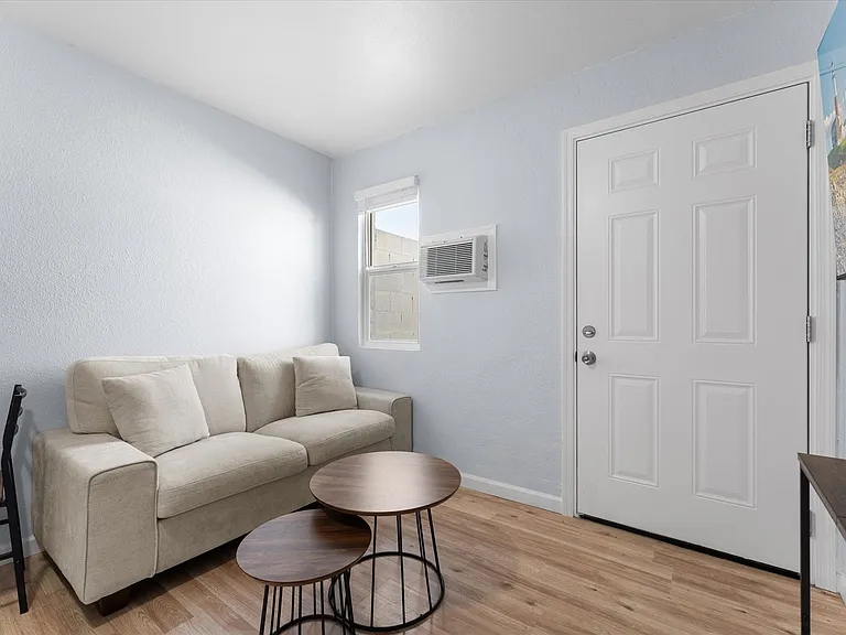 299 S Oregon St #6 — Photo 6