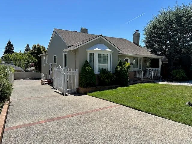 335 Castilian Way photo 1