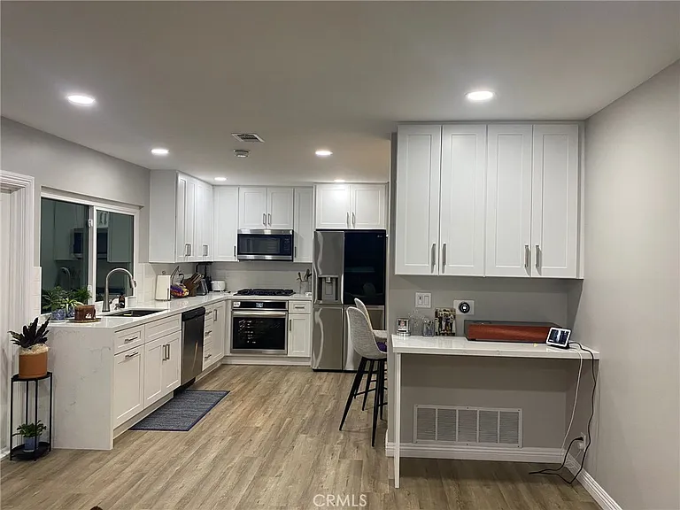 19915 Horst Ave — Photo 7