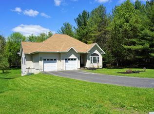 8 Charity Ct, Athens, NY 12015