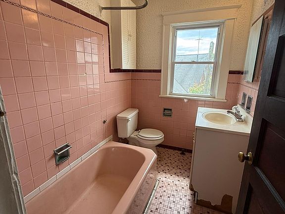 3rd image of 89 Beattie Ave #2