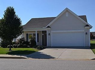 7412 Red Hill Club Ct, Henrico, VA 23231