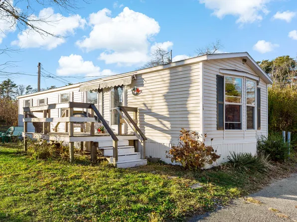 300 Nathan Ellis Highway #59, Mashpee, MA 02649