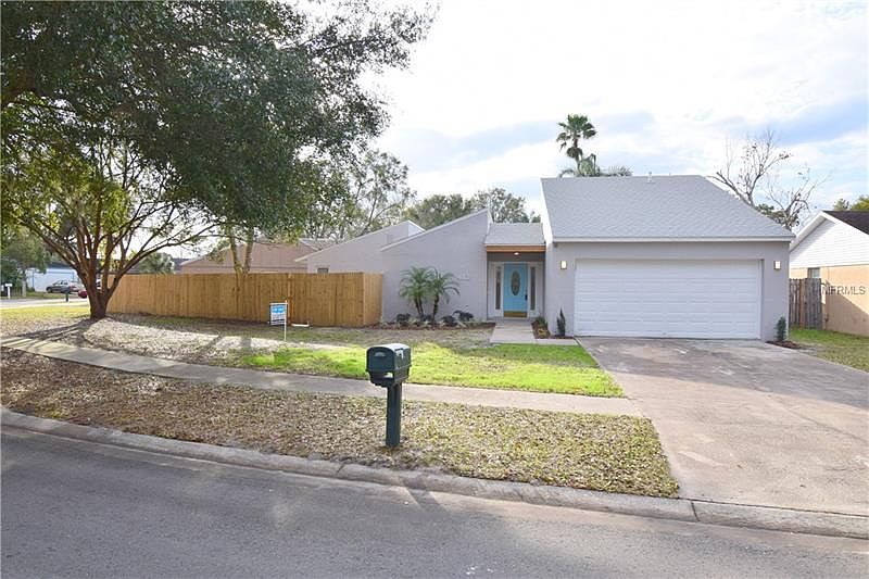 1st image of 412 Boxwood Cir