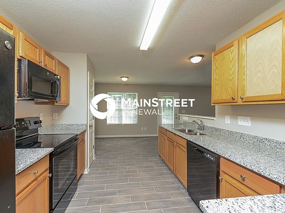 5th image of 3027 Canterbury Park Dr