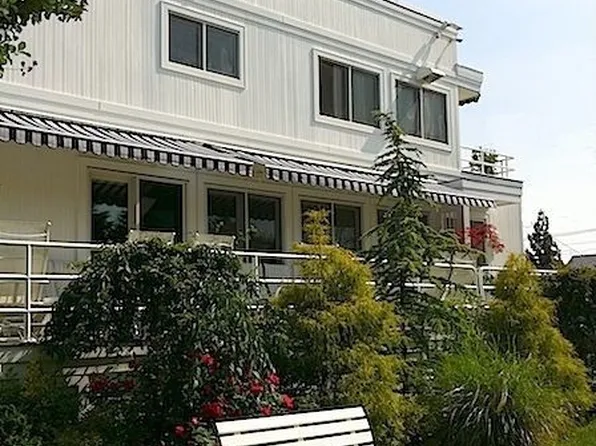 426 Beach 146 St, Rockaway Park, NY 11694