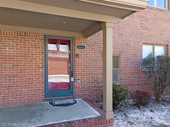 36064 Central City Pkwy, Westland, MI 48185