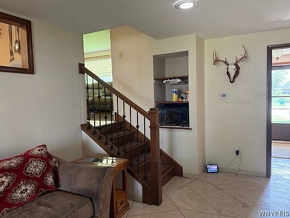 3rd image of 138 N Creek Dr