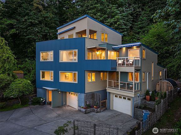 2nd image of 4089 Rockaway Beach Road NE