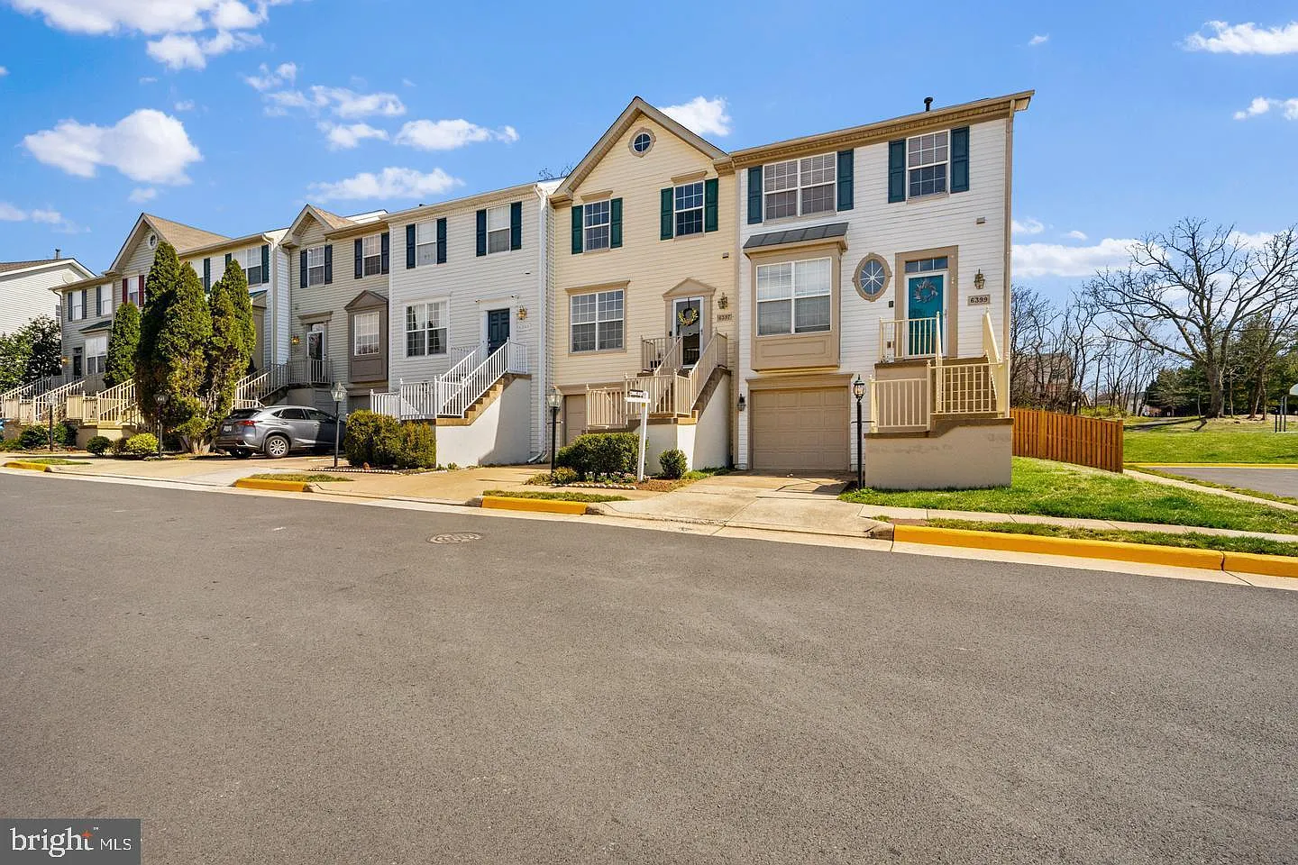 3 bed, 3.5 bath, 1652 sqft, $3,190 — Photo 1