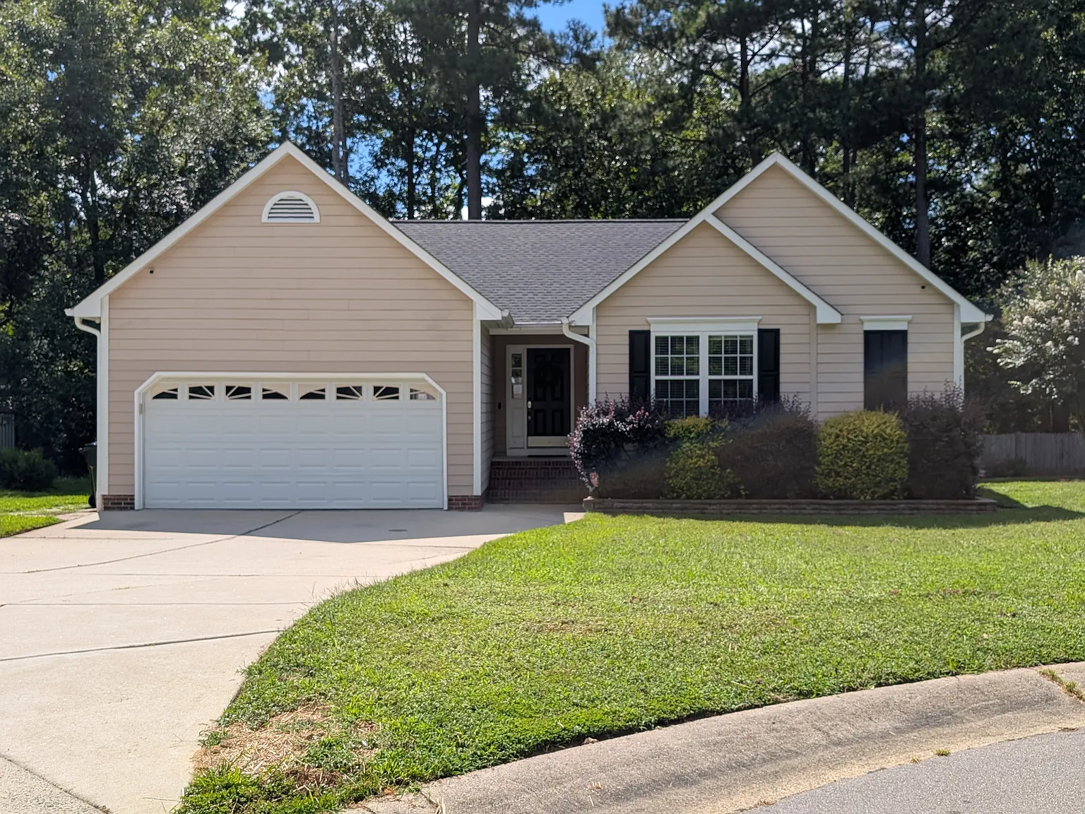 3 bed, 1391 sqft, $2,500 — Photo 1