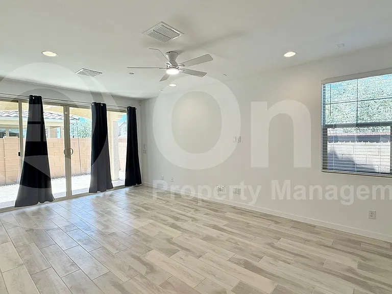 636 S Jacana Ln — Photo 4