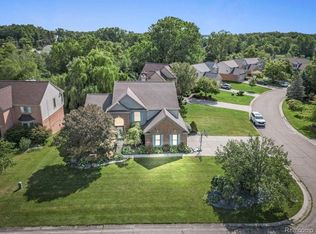 2149 Timberridge Ct, West Bloomfield, MI 48324