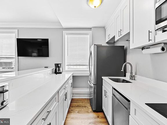 4th image of 115 2nd St NE APT 16