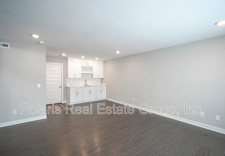 673 Golborne St — Photo 5