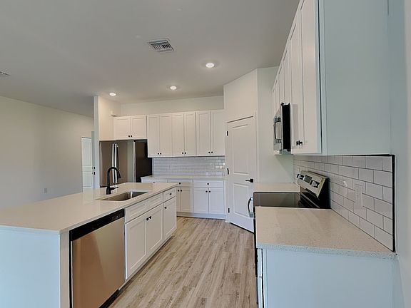 2nd image of 1127 Highlands Rd