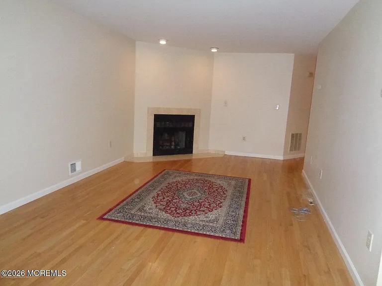 8 Eastborne Dr #1008 — Photo 4