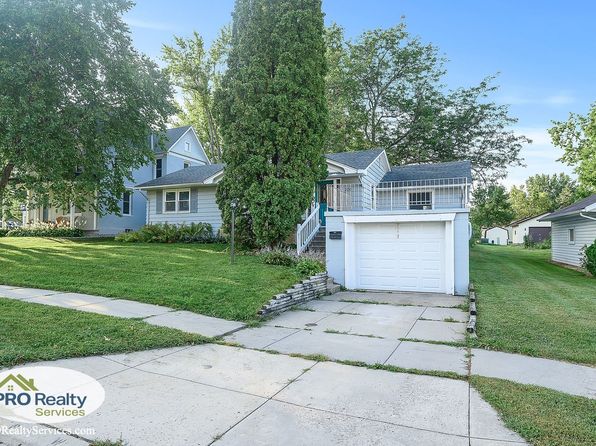 208 2nd St SW