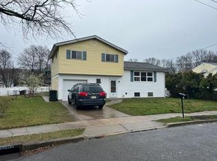 24 Vista Rd, Hamilton, NJ 08690