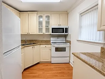 17255 SW 95th Ave #462 — Photo 3