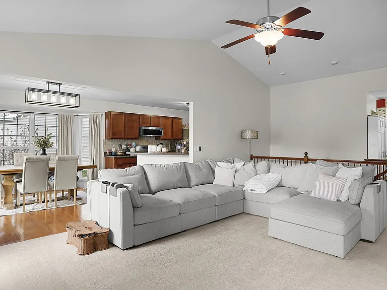 814 Cone Flower Dr — Photo 12