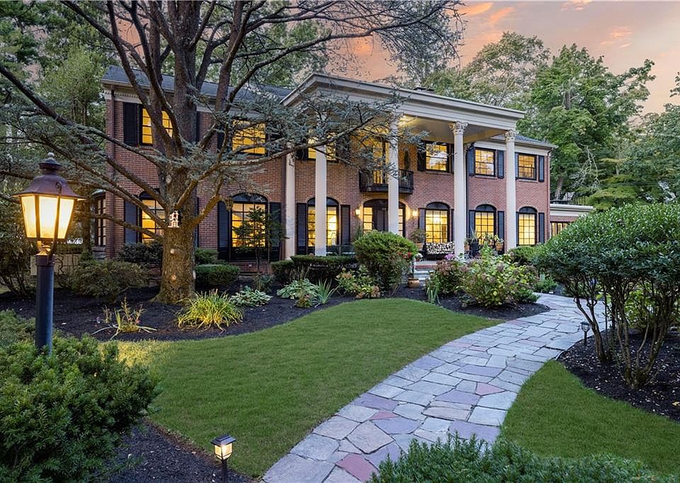 112 Tupelo Hill Dr, Cranston, RI 02920 | Zillow