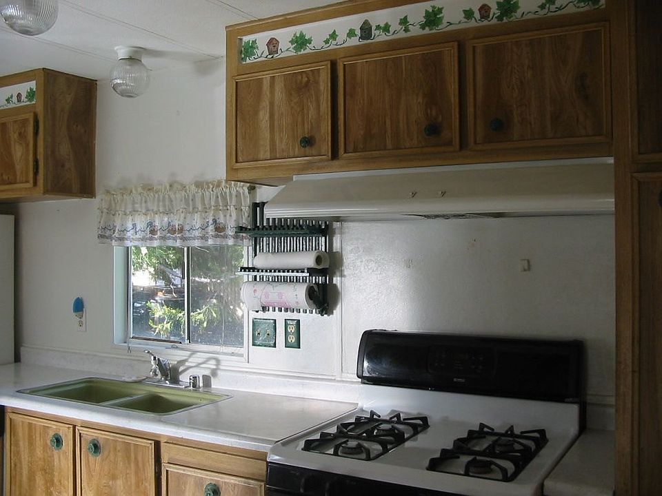 2nd image of 1377 Arlington Rd Spc 20