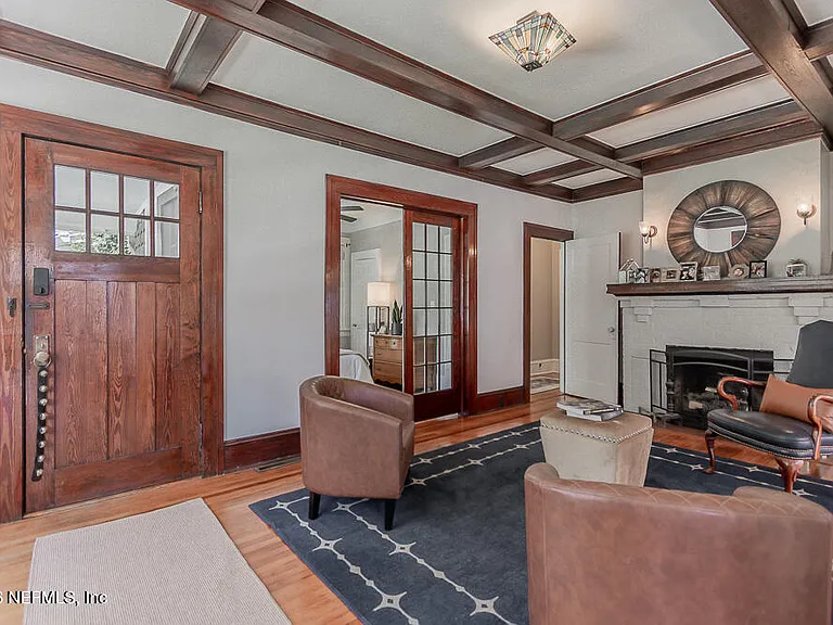 2751 Herschel St — Photo 4