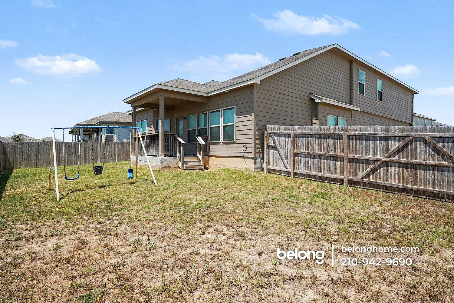 4 bed, 3.0 bath, 2816 sqft, $1,900 — Photo 2