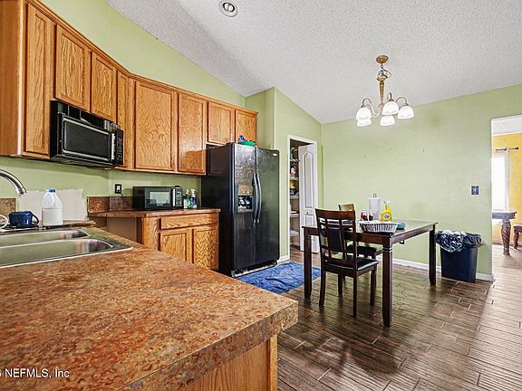 5th image of 6525 SILK LEAF Lane
